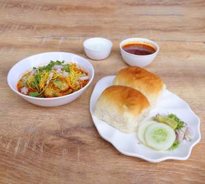 Puneri Misal Pav