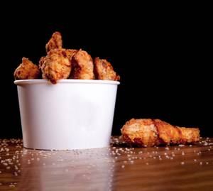 Bucket (8 Pcs Hot & Crispy Masala)