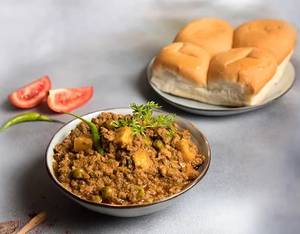 Chicken Keema Pav