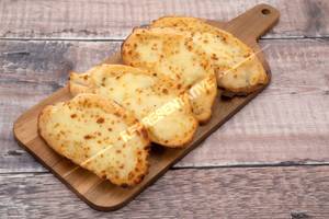 Hub Cheese Garlic Bread       