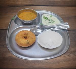 Idli Wada Sambhar Chutney                                  