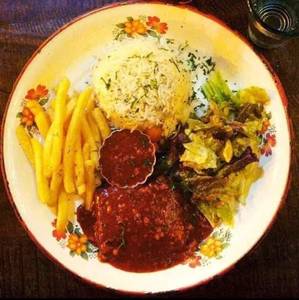 Paneer Steak Stuffed With Cheese & Served With Narangi Siracha