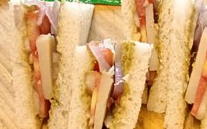 Bombay kaccha sandwich