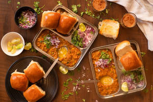 " Aao Sab Khayenge Pav Bhaji " Family Pack.