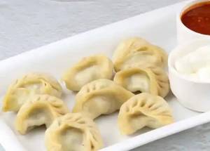 Veg Momos [10 Pieces]
