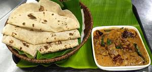 3 Chappathi Nadan Beef Curry Combo