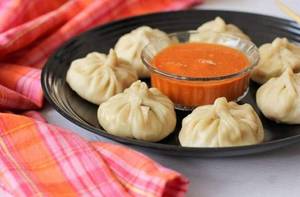 Simply Veg Steamed Momos [6 Pieces]