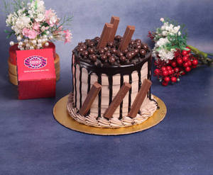 Kit Kat Mousse Cake 500g