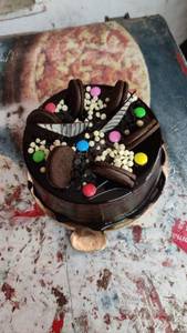 Dark Chocolate Oreo Cake (Eggless)