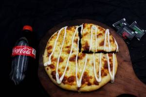 Jain Cheese Cheese Te Cheese Pizza [7 Inches] With Coke [250 Ml]