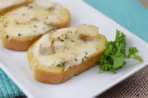 Chicken garlic bread