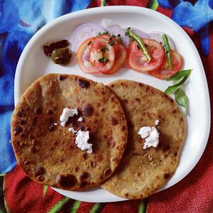 Paneer Pyaz paratha [2 pieces]                                                               
