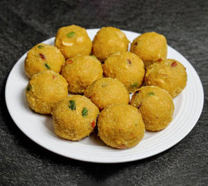 Besan laddu