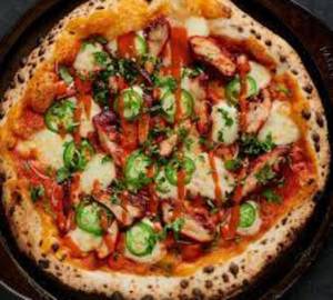 Makhani Gravy Chicken Pizza
