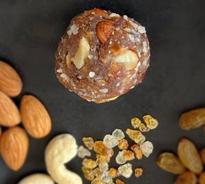 No Sugar Dry-Fruit Ladoo [6 Pcs]