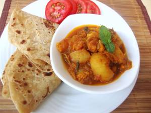Aloo Tamto + 5 Roti + Salad