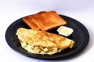 Loaded Chicken Cheesy Omelette