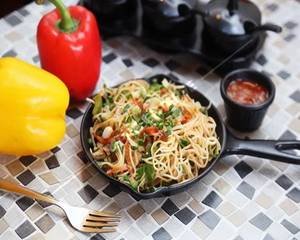 Veg Schezwan Noodles