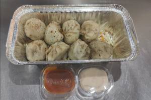 Veg Steamed Momos [8 Pieces]