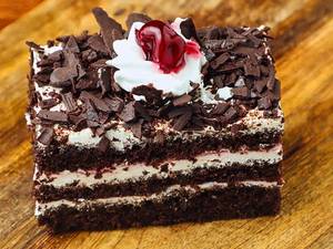 Black Forest Deluxe Pastry (Slice)