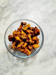 Kaju Pakoda / Cashew Pakoda / Munthiri Pakoda [ 150 Grams ]