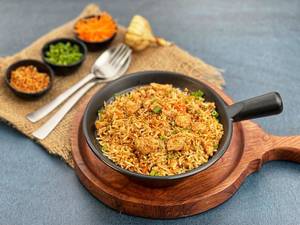 Burnt Garlic Chicken Fried Rice