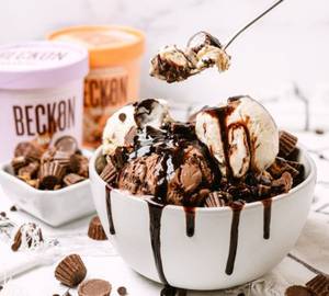 Mousse Chocolate Sundae