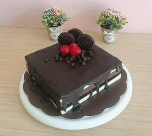 Choco Vanilla Cake (500 gms)                                                                              
