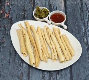 Gujrati Fafra With Chilli Pickle (200 G)