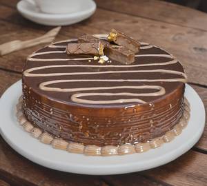 Snickers Delight Cake