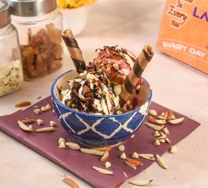 Dry Fruits Thunder Sundae