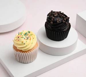 Sprinkle Pineapple N Choco Chips Cupcakes,2,item