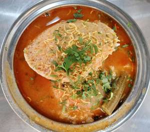 Rava Idli Sambar With Chutney