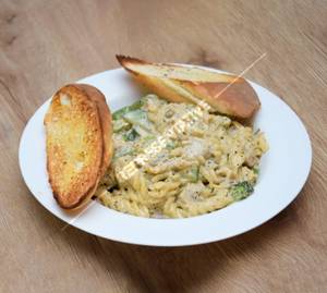 Mushroom pasta red