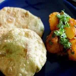 Koraisuti Kachori 3pc+alur Dom