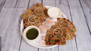 2 Pyaz Paratha With Chutney And Curd