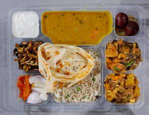 Veg Deluxe Thali