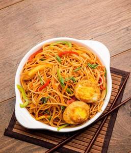 Egg Hakka Noodles