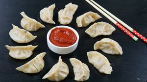 Chicken Momos (Schezwan)