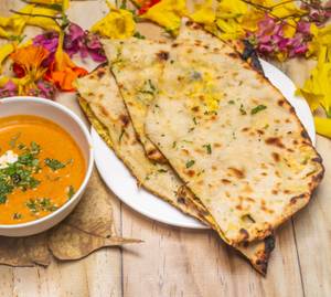 Cheese Naan WIth  Gravy