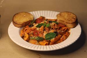 Pompeii's Arrabiata Veg Pasta