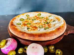 Makhni Paneer Pizza