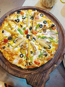 Hand Toast Veg Extrabonanza Pizza