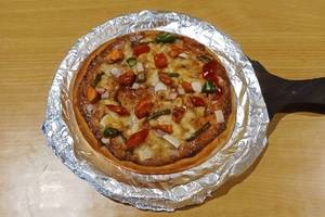 Cheesy Mushroom Tikka Pizza