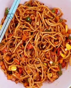 Veg Schezwan chowmein