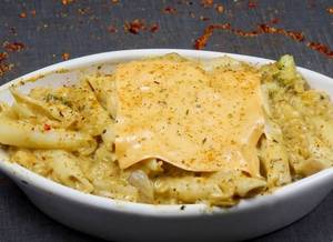 White Sauce Maggi Mixed Pasta