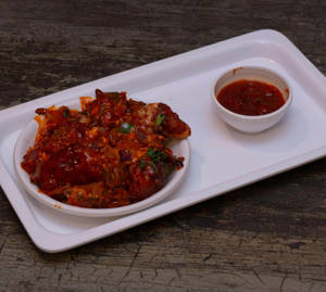 Veg Gravy Momos (6 Pcs)