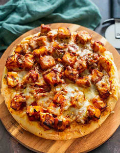 Schezwan Paneer Pizza