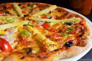 Baby Corn Special Pizza