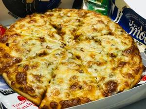 Plain Cheese Margherita Pizza